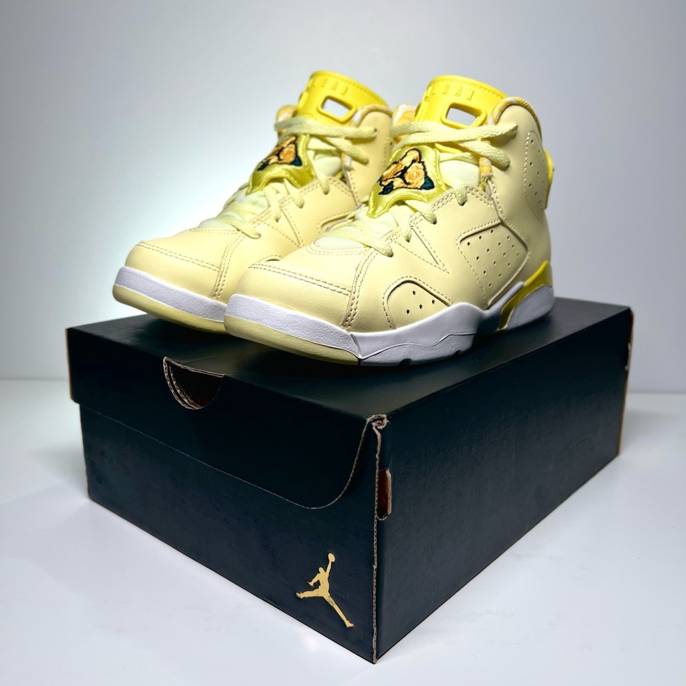 Air Jordan 6 'Floral' Dynamic Yellow Sneaker, Size 2.5Y BNIB 543390-800 Kids